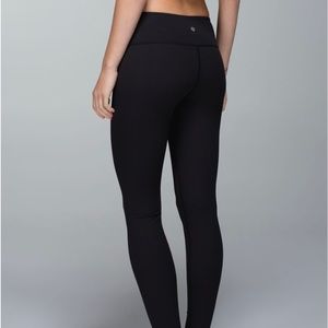 Lululemon Low Waisted Wunder Under Color: Black Size: 4